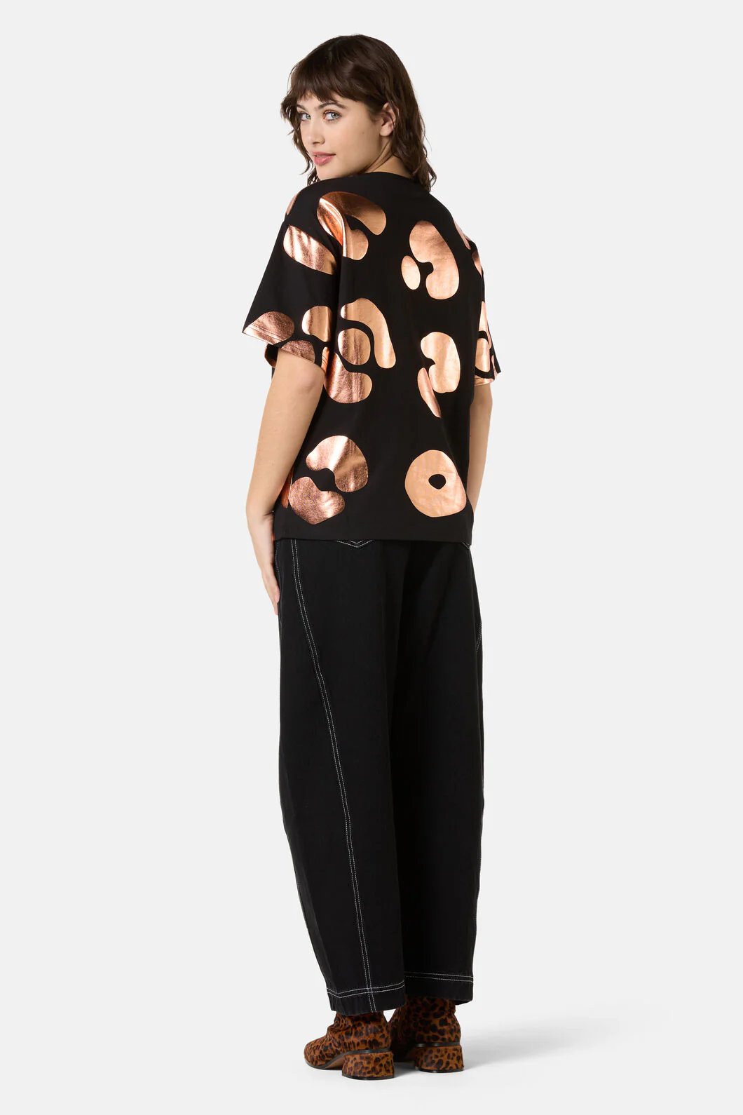 Leo Rising Foil Oversized Tee - Image 4